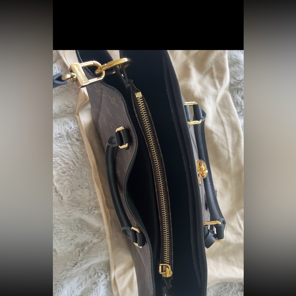 💯 authentic Louise Vuitton flower  tote - Picture 5 of 6